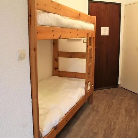 4 Couchages A Vars Les Claux, Balcon, Proche Pistes Et Commerces - Fr-1-330b-140 Apartment Vars (Hautes-Alpes)
