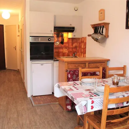 4 Couchages A Vars Les Claux, Balcon, Proche Pistes Et Commerces - Fr-1-330b-140 *
