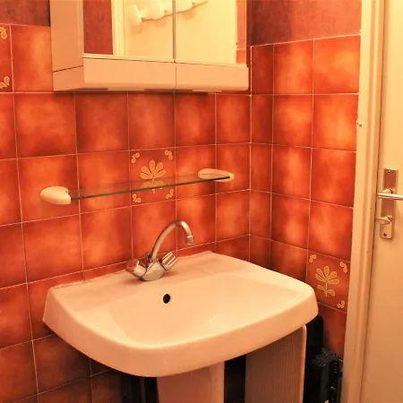 Apartment 4 Couchages A Vars Les Claux, Balcon, Proche Pistes Et Commerces - Fr-1-330b-140 *